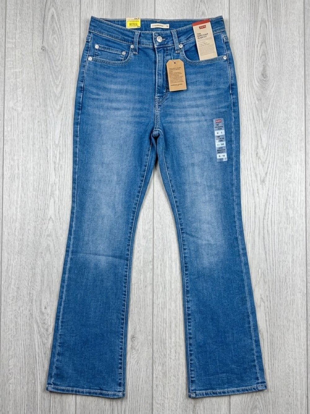 NWT Levi's 725 High Rise Bootcut Jeans Size 30x32 Medium Wash Stretch